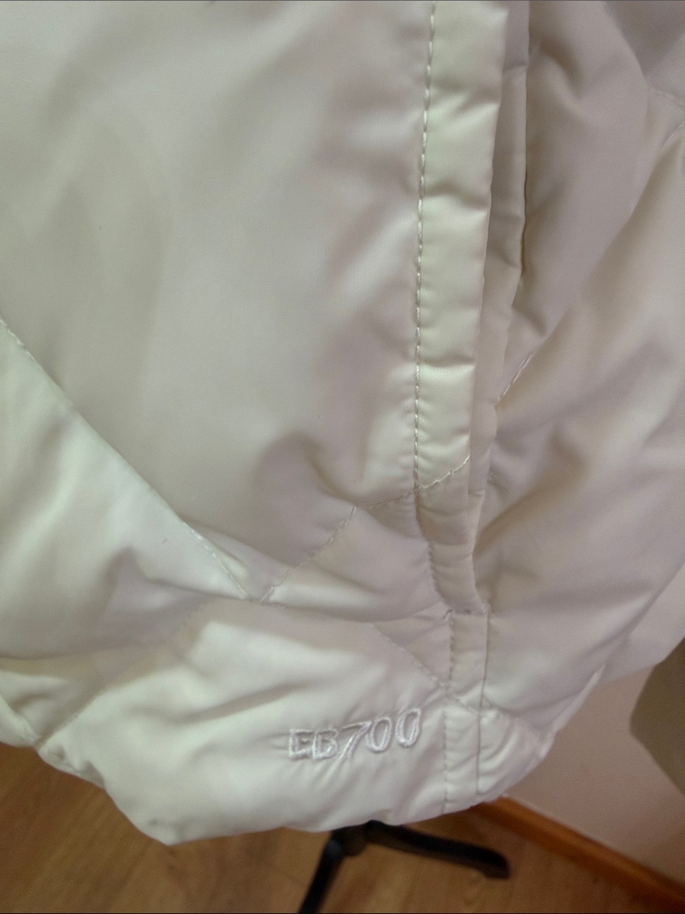 Eddie Bauer EB700 Women’s Goose Down White Diamond Quilted Puffer Jacket - Picture 5 of 12
